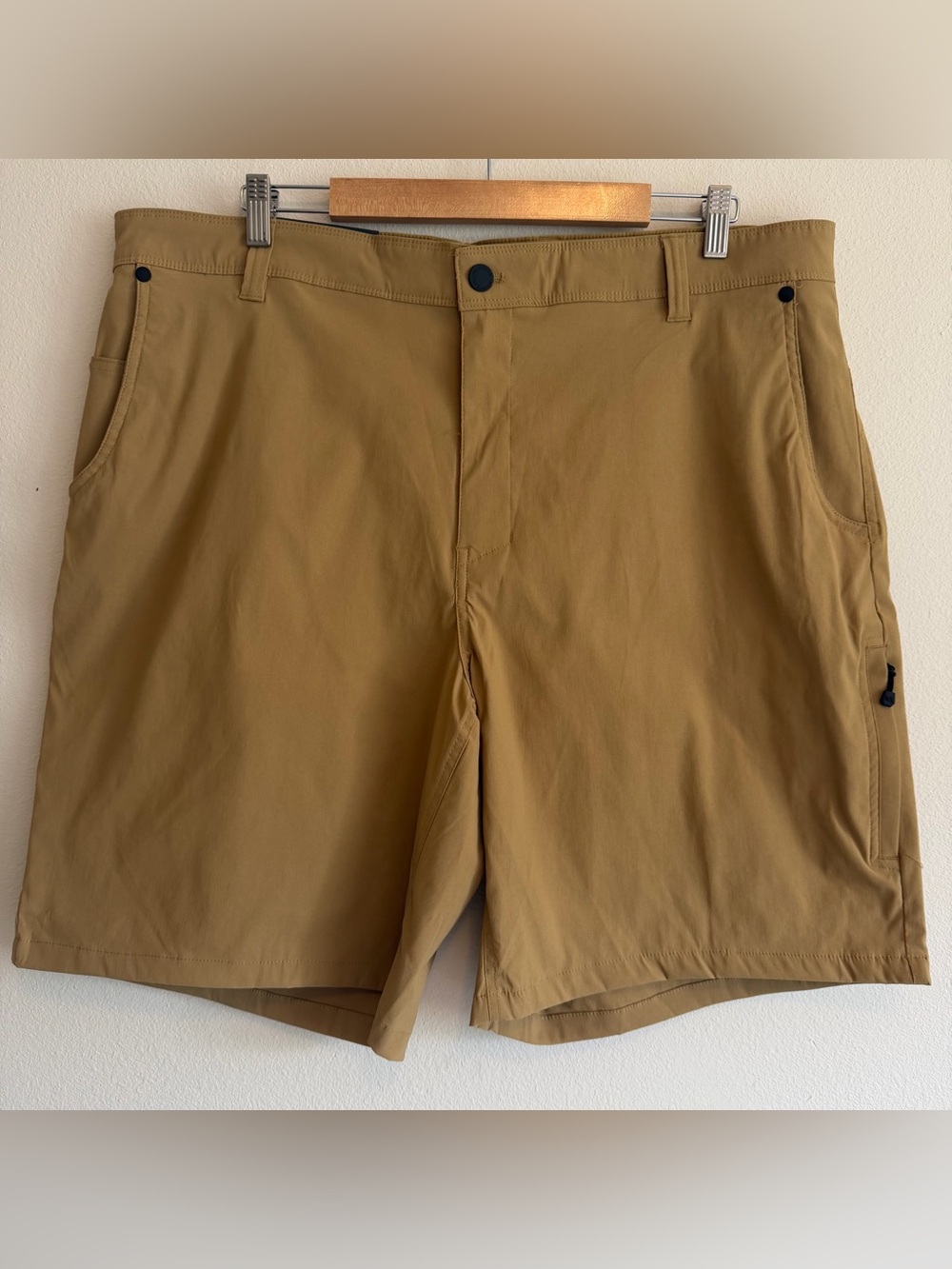 Merrell Men's Tan Cargo Shorts Size 40 Water Resistant Stretch SPF 30-50 Outdoor